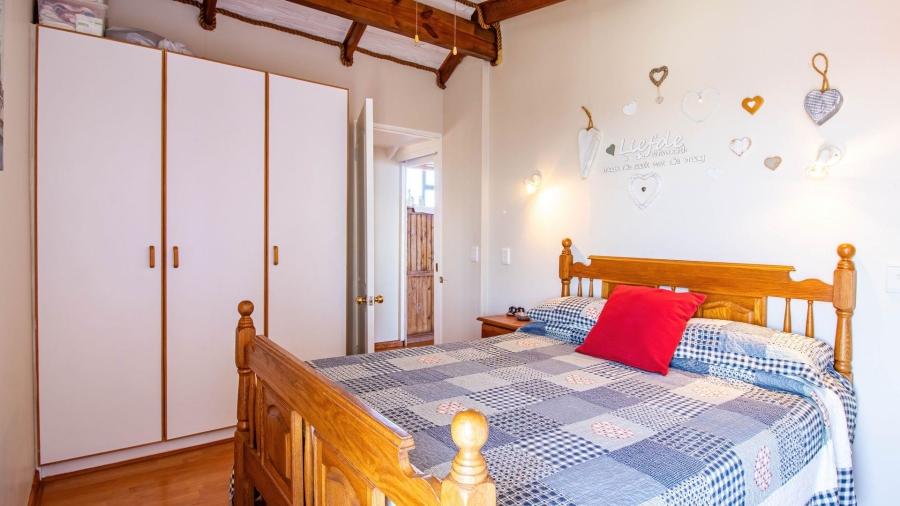 4 Bedroom Property for Sale in De Kelders Western Cape